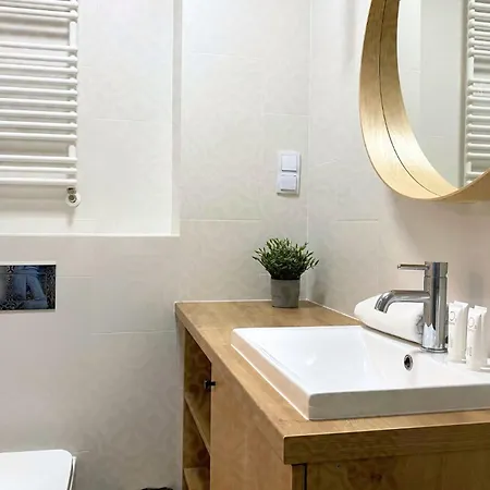 شقة Apartamenty-wroc Center By The Bridge