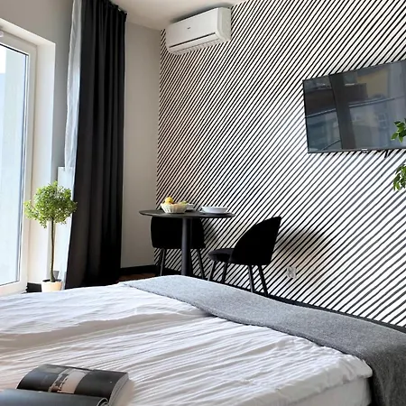 شقة Apartamenty-wroc Center By The Bridge